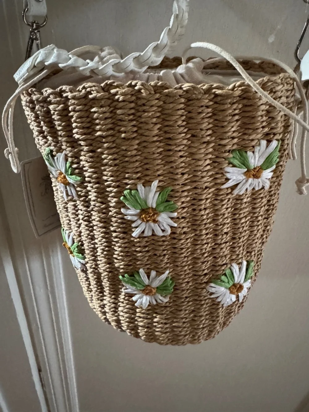 Rachel Ashwell Woven Daisy Bucket Bag - Picture 1 of 4